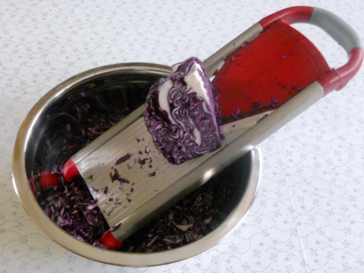Rotkohl - Rohkostsalat - à la &amp;quot;Oòrndrasch&amp;quot; (Rzpt. um 1976) - Rezept