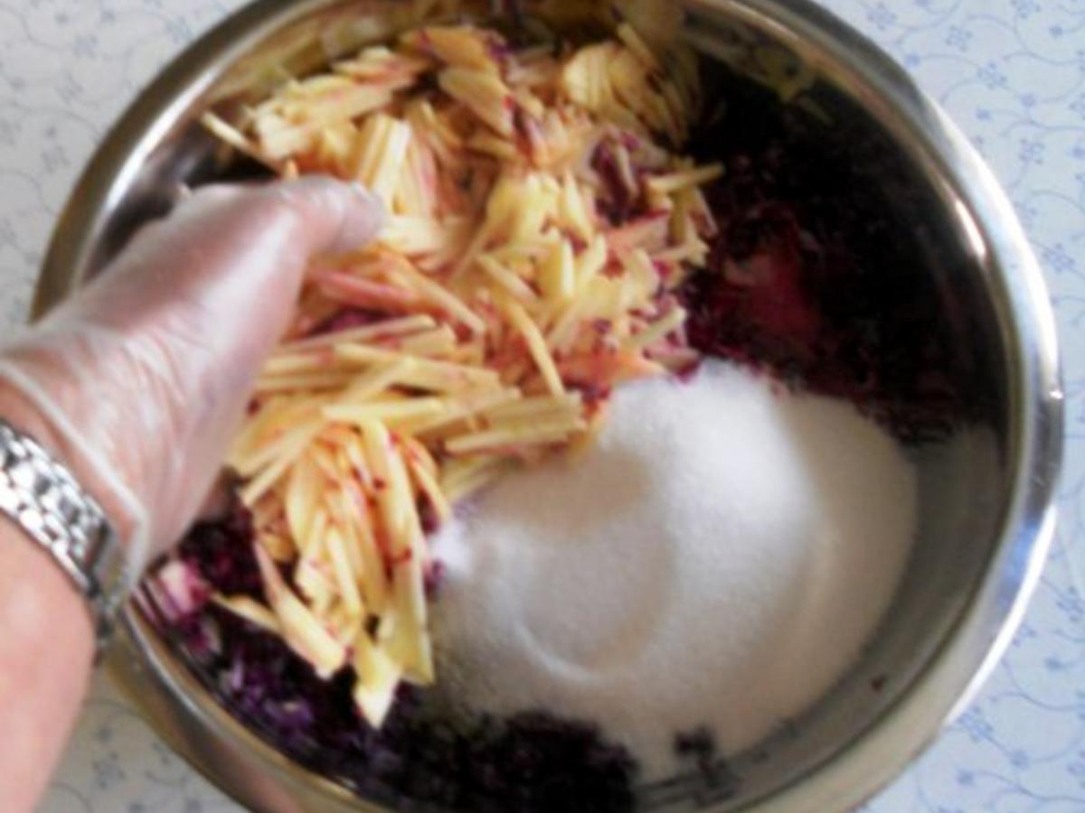 Rotkohl - Rohkostsalat - à la &amp;quot;Oòrndrasch&amp;quot; (Rzpt. um 1976) - Rezept