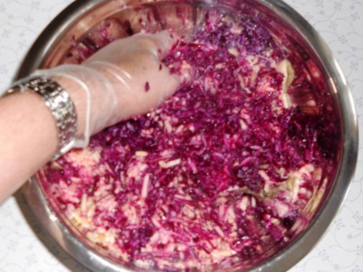 Rotkohl - Rohkostsalat - à la &amp;quot;Oòrndrasch&amp;quot; (Rzpt. um 1976) - Rezept