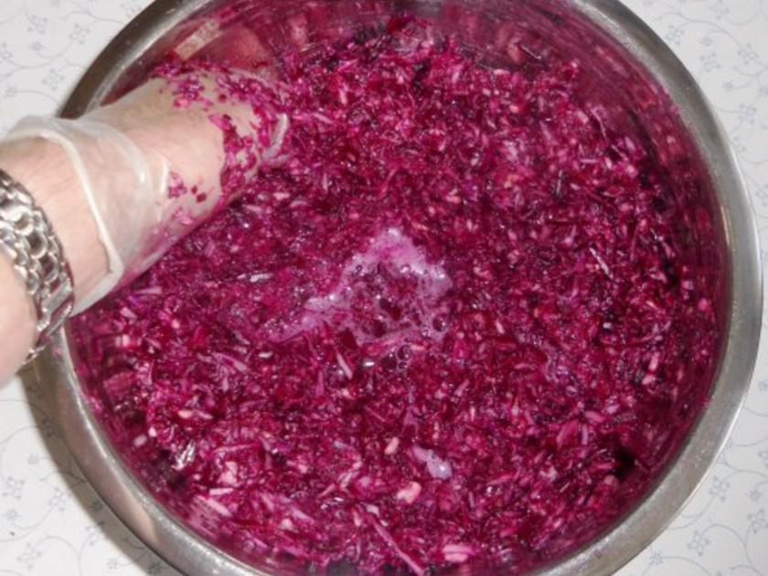 Rotkohl - Rohkostsalat - à la &amp;quot;Oòrndrasch&amp;quot; (Rzpt. um 1976) - Rezept
