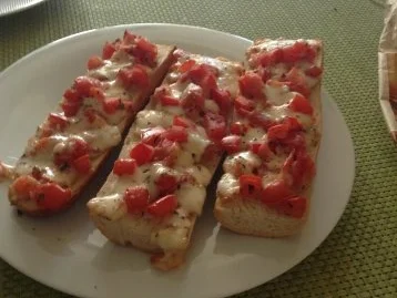 Tomaten-Mozzarella Baguettes - Rezept