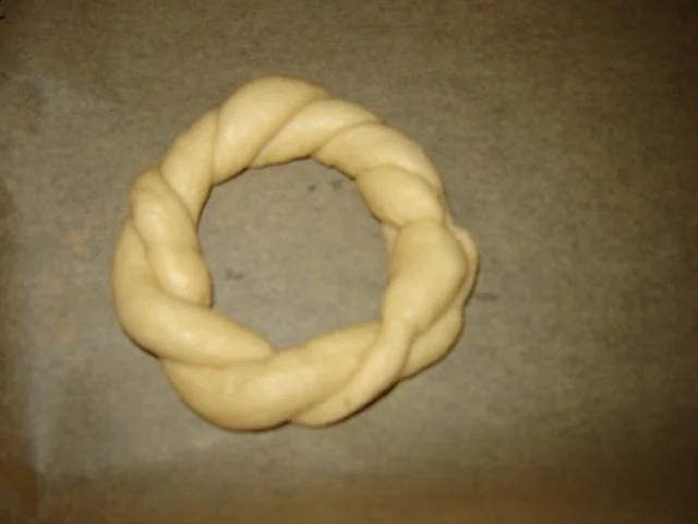 Rezept: Süße Hefekränze Bild Nr. 10 Süße Hefekränze - Rezept - Bild Nr. 10