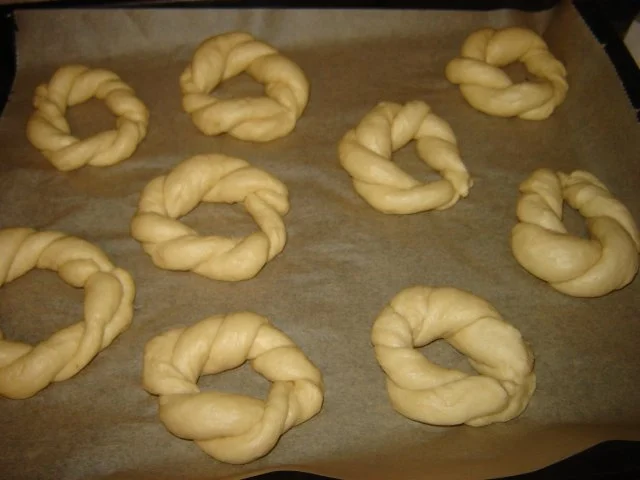 Rezept: Süße Hefekränze Bild Nr. 11 Süße Hefekränze - Rezept - Bild Nr. 11