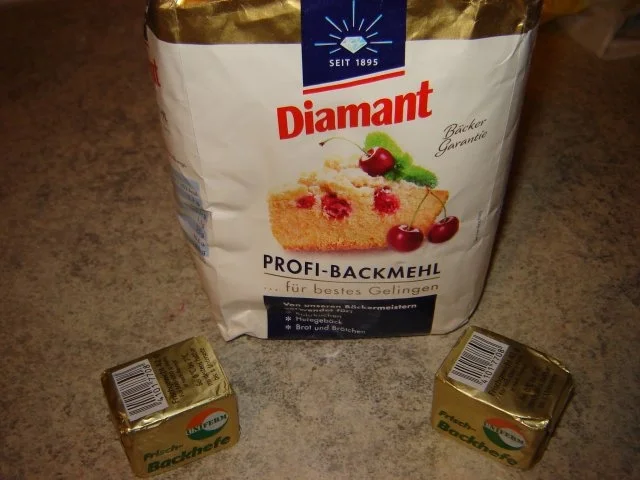 Rezept: Süße Hefekränze Bild Nr. 2 Süße Hefekränze - Rezept - Bild Nr. 2