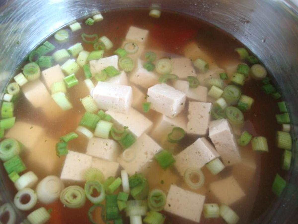 Thailändische "Pho-Suppe" mit Tofu und Pepp - Rezept - Bild Nr. 10