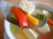 Thailändische "Pho-Suppe" mit Tofu und Pepp - Rezept