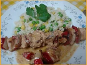 Hähnchenbrustfiletschaschlik mit Erdnusssauce und Gemüsereis - Rezept