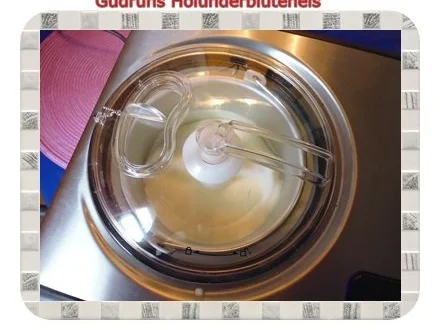 Rezept: Eis: Holunderblüteneiscreme Bild Nr. 6 Eis: Holunderblüteneiscreme - Rezept - Bild Nr. 6