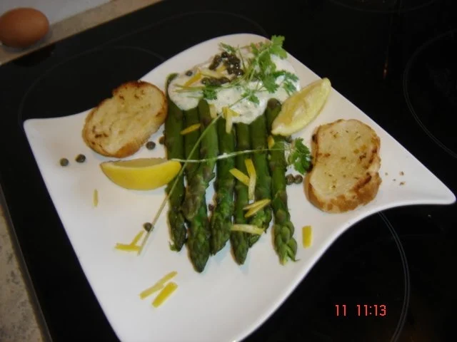 Grüner Spargel mit Frischkäse - Rezept