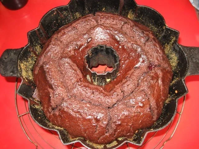 Schoko - Kirsch - Cola - Gugelhupf - Rezept - Bild Nr. 12