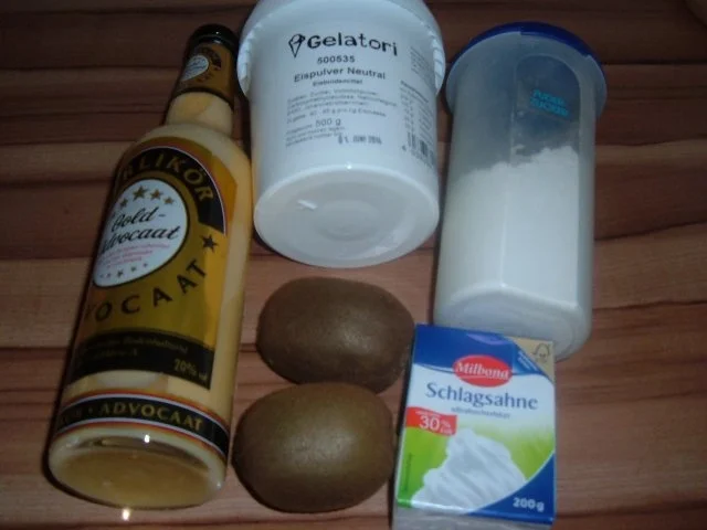 Rezept: Eis : Kiwi - Sahne - Eierlikör Bild Nr. 4 Eis : Kiwi - Sahne - Eierlikör - Rezept - Bild Nr. 4