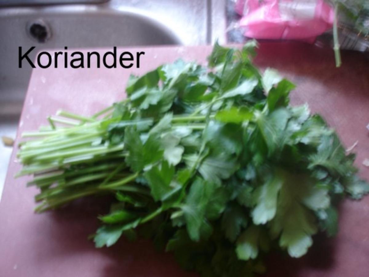 Korianderbuletten mit Sellerie-Kartoffelstampf und grünen Bohnen - Rezept - Bild Nr. 3