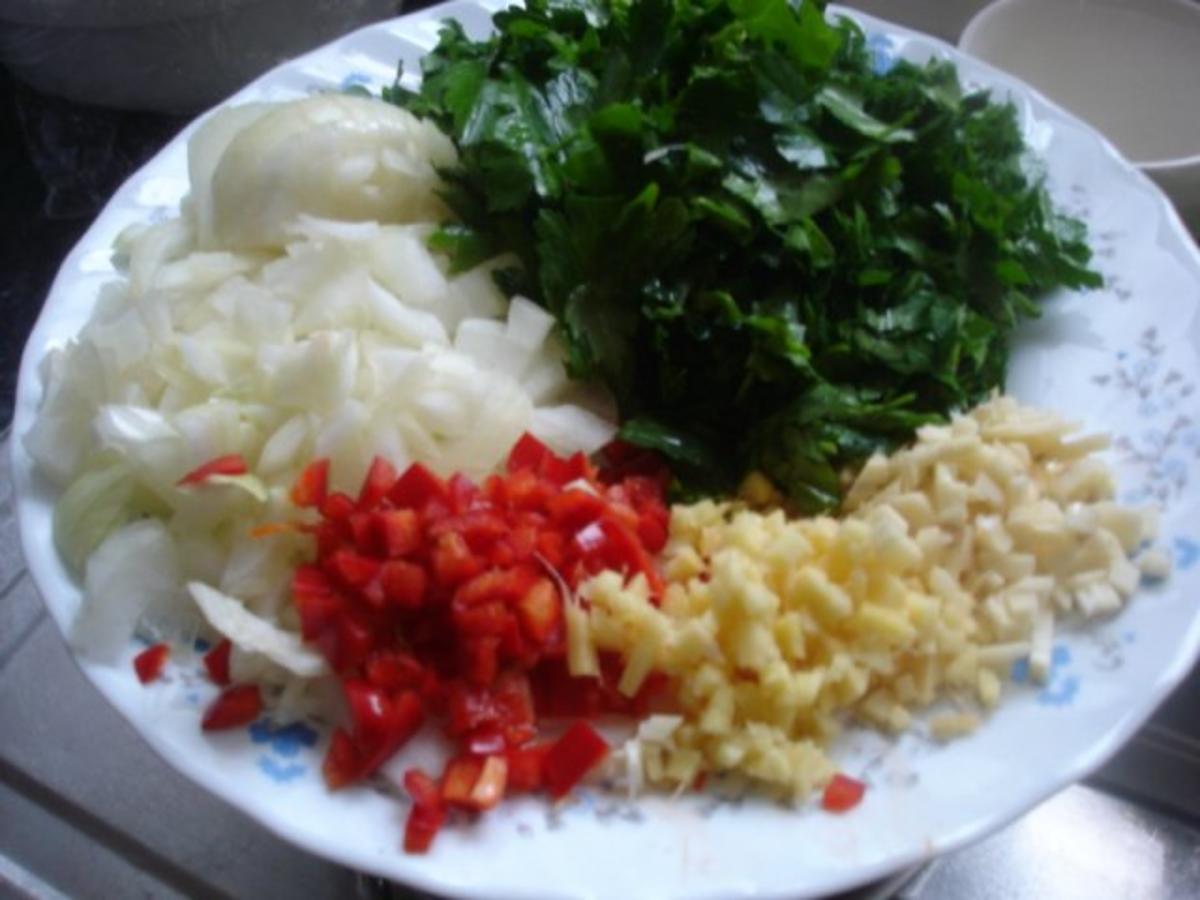 Korianderbuletten mit Sellerie-Kartoffelstampf und grünen Bohnen - Rezept - Bild Nr. 4