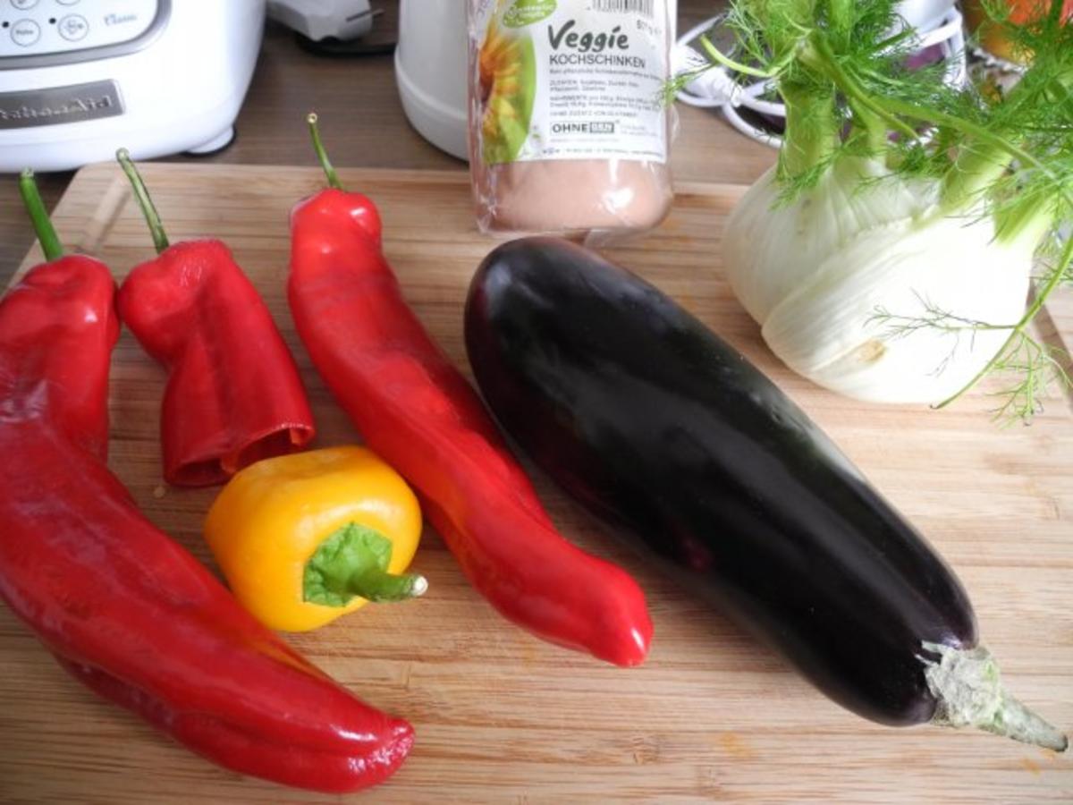 Vegan : Rotes Quinoa mit buntem Paprika,veganem Kochschinken,gebratem Fenchel + Aubergine - Rezept - Bild Nr. 2