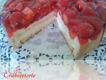 Erdbeertorte mit Mascarpone-Jogurtcreme - Rezept