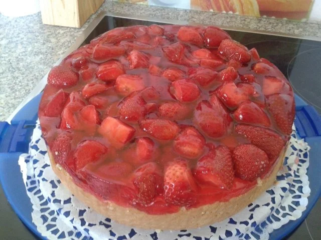 Erdbeertorte mit Mascarpone-Jogurtcreme - Rezept - Bild Nr. 3