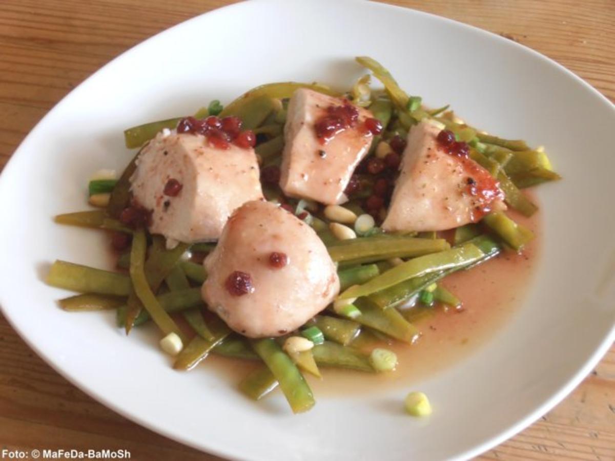 Bilder für Hähnchenfilets auf Zuckerschoten-Salat - Rezept