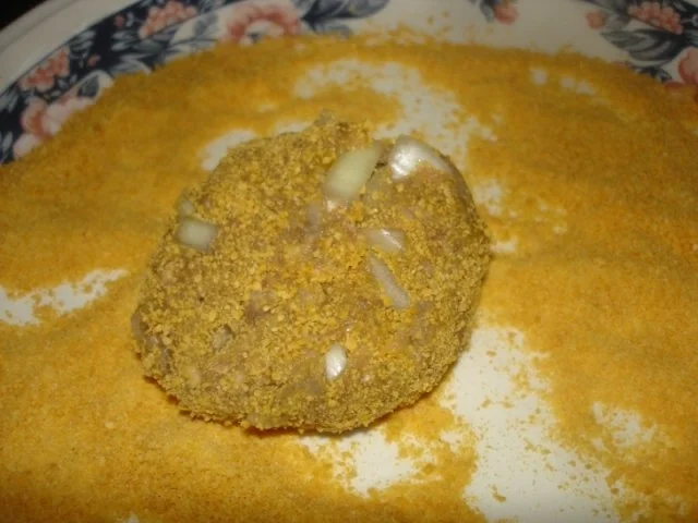 Rezept: Buletten mit Petersilie-Möhrenblüten, Kartoffeln und Sauce Bild Nr. 6 Buletten mit Petersilie-Möhrenblüten, Kartoffeln und Sauce - Rezept - Bild Nr. 6