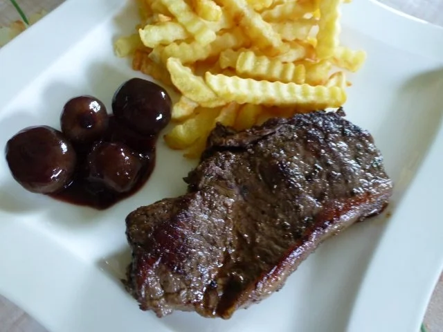 Rumpsteaks Sous Vide gegart mit Rotweinzwiebeln - Rezept - Bild Nr. 2