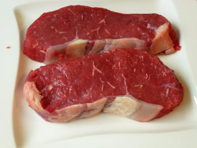 Rumpsteaks Sous Vide gegart mit Rotweinzwiebeln - Rezept - Bild Nr. 3