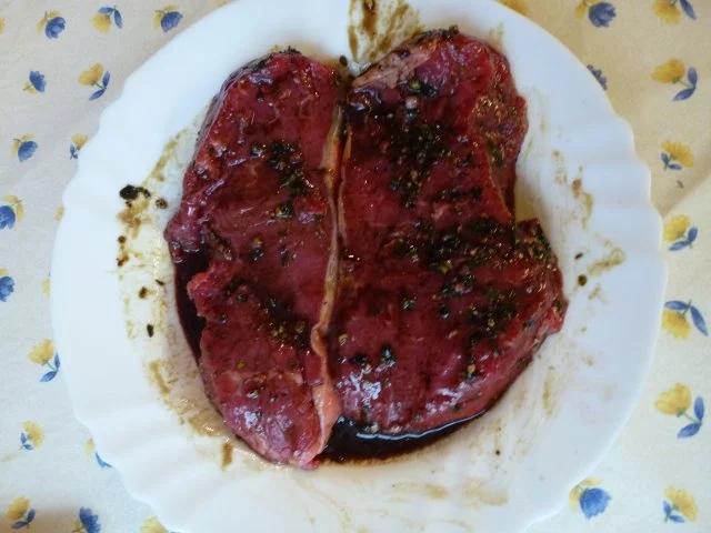 Rumpsteaks Sous Vide gegart mit Rotweinzwiebeln - Rezept - Bild Nr. 5