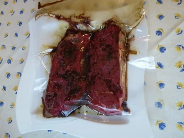 Rumpsteaks Sous Vide gegart mit Rotweinzwiebeln - Rezept - Bild Nr. 8