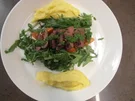 Tagliata di Filetto mit Mandel Polenta, Rucola und Pesto - Rezept