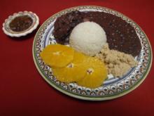 Feijoada Brasileira com molho pimenta e com Farinha de mandioca - Rezept