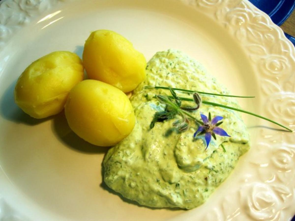 Alle Jahre wieder: Quark mit gartenfrischen Kräutern ... - Rezept ...