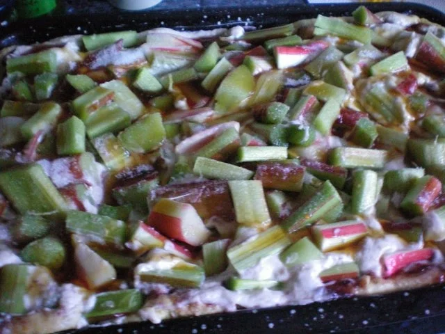 Rezept: Kuchen: Rhabarberkuchen mit Grießpudding Bild Nr. 8 Kuchen: Rhabarberkuchen mit Grießpudding - Rezept - Bild Nr. 8