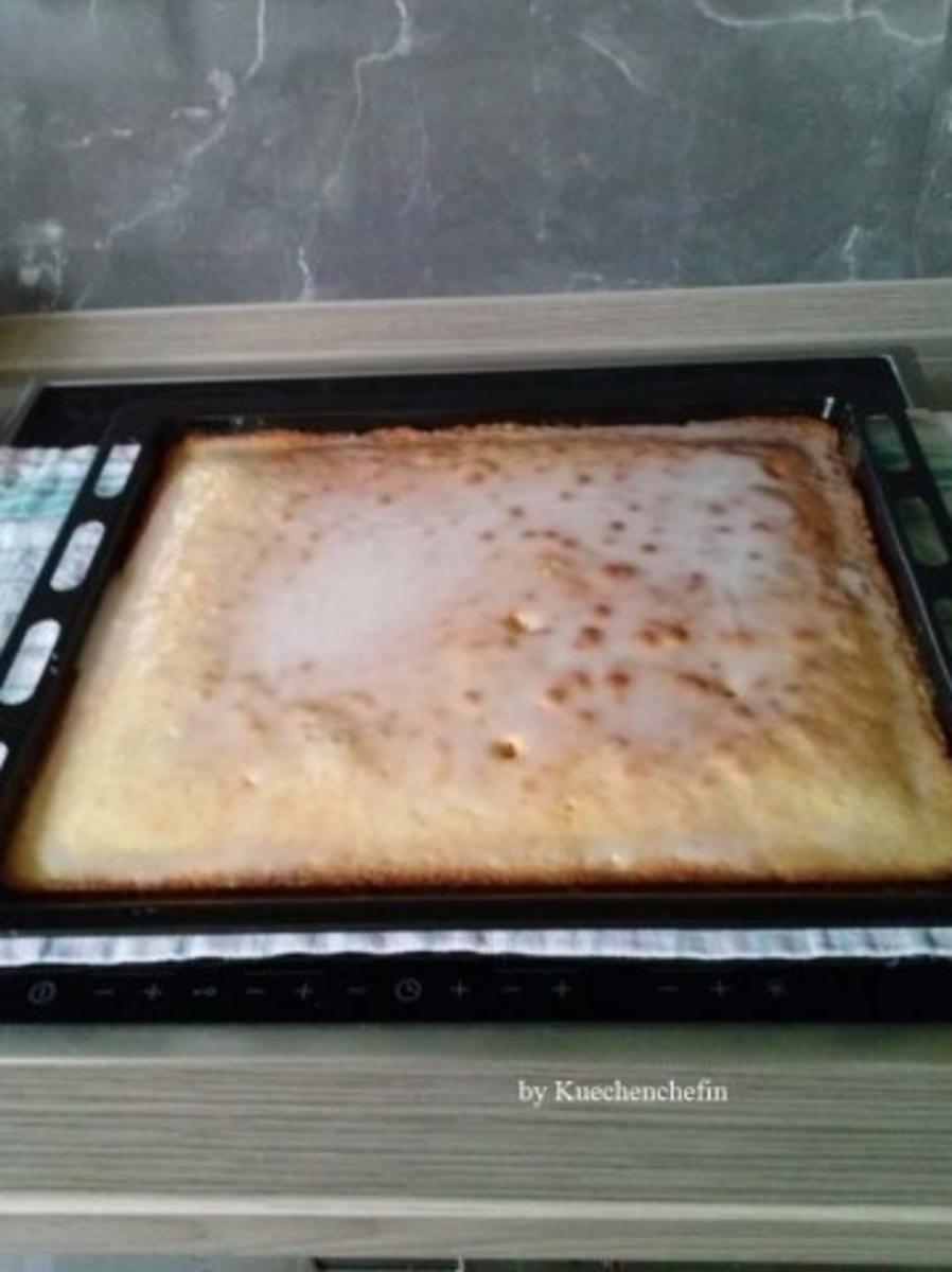 Bilder für Saftiger Zitronenblechkuchen - Rezept