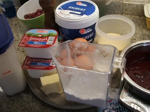 Rezept: Backen: Quarkkuchen ohne Boden mit Pflaumen bedeckt Bild Nr. 2 Backen: Quarkkuchen ohne Boden mit Pflaumen bedeckt - Rezept - Bild Nr. 2