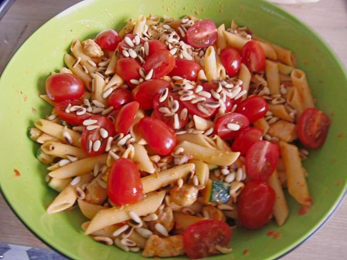 Pastasalat mit Buttermilchdressing - Rezept