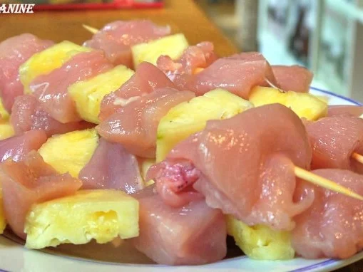 Rezept: Glasierte Hähnchen-Ananas-Spieße Bild Nr. 5 Glasierte Hähnchen-Ananas-Spieße - Rezept - Bild Nr. 5