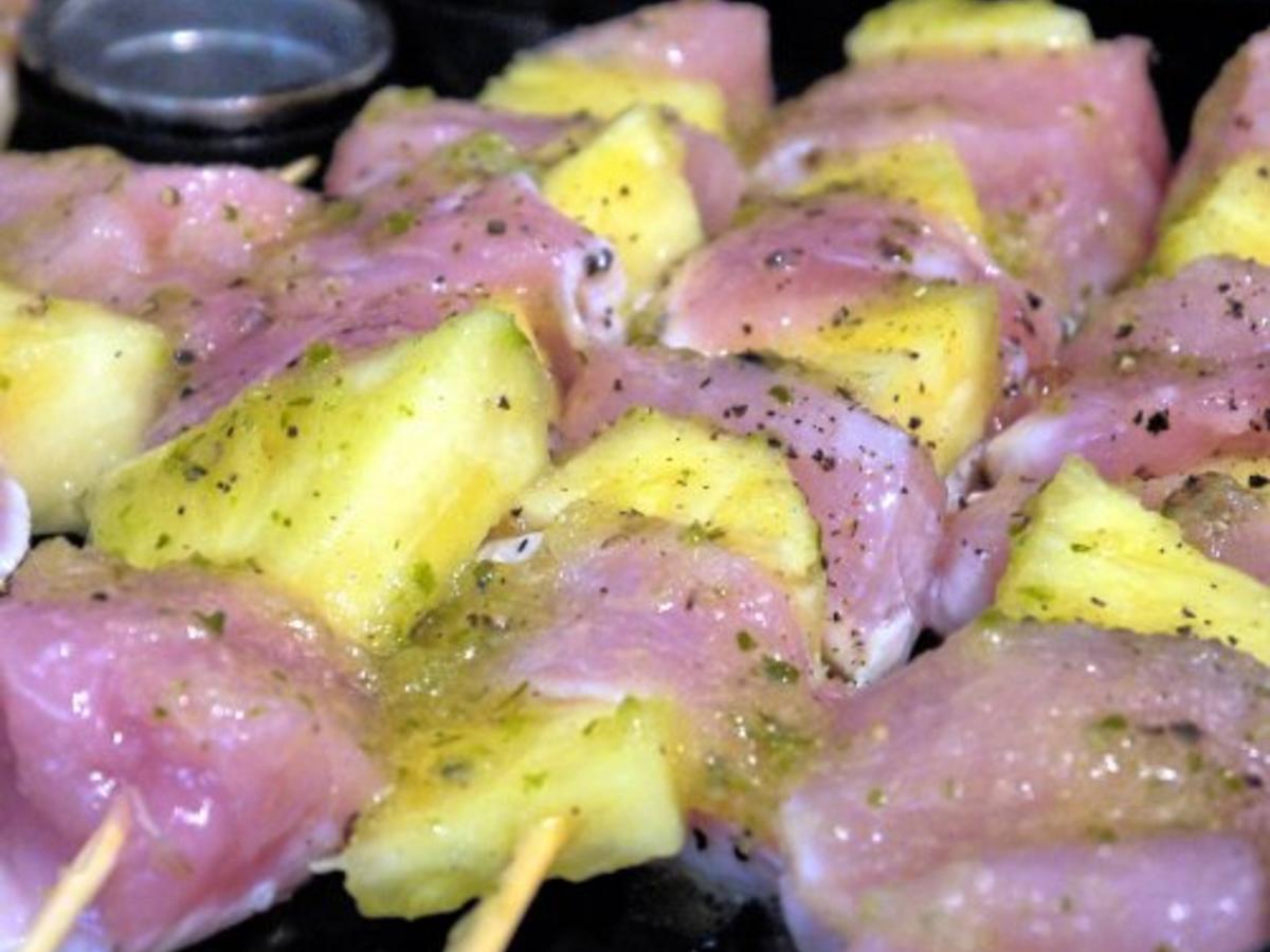 Glasierte Hähnchen-Ananas-Spieße - Rezept - kochbar.de