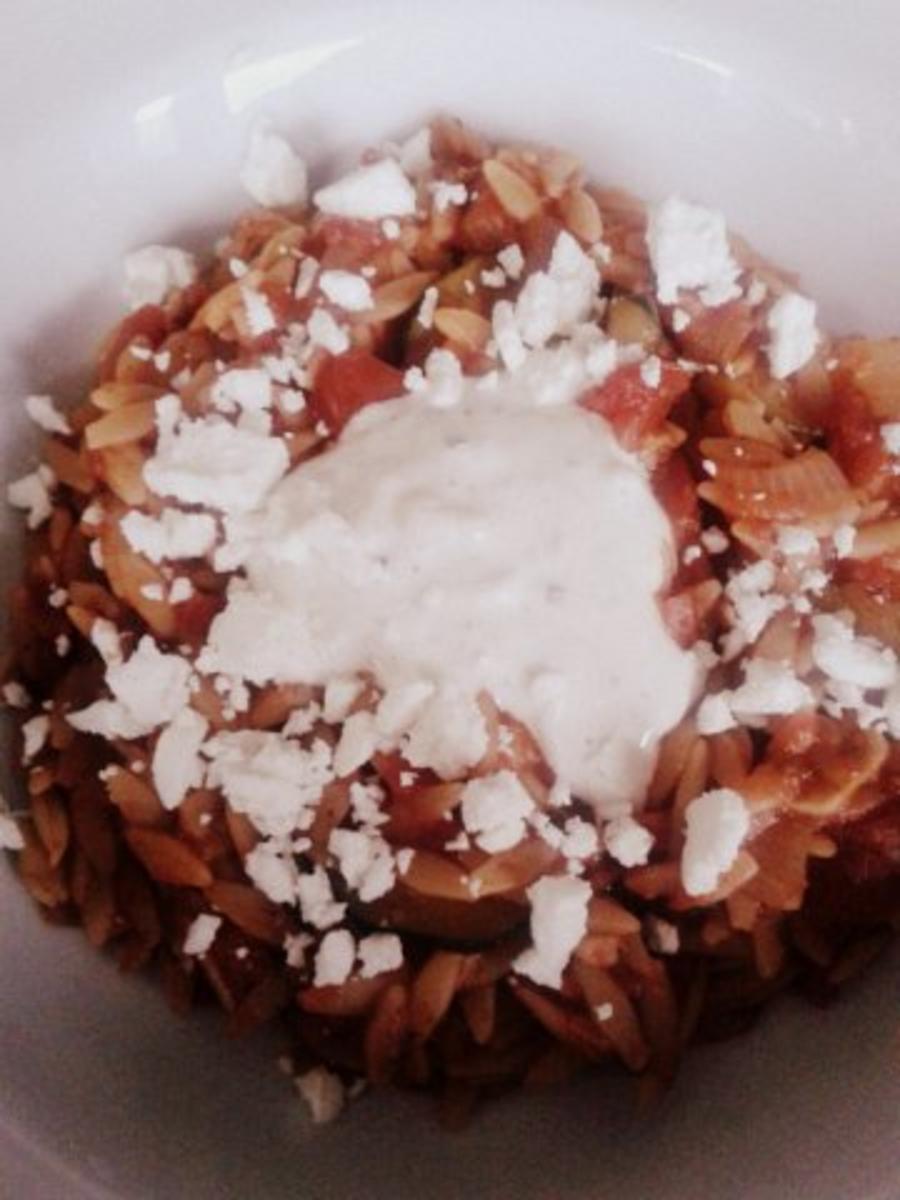 Griechische Pfanne mit Tzaziki und Feta - Rezept