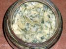 Rucola Butter mit Pinienkernen - Rezept