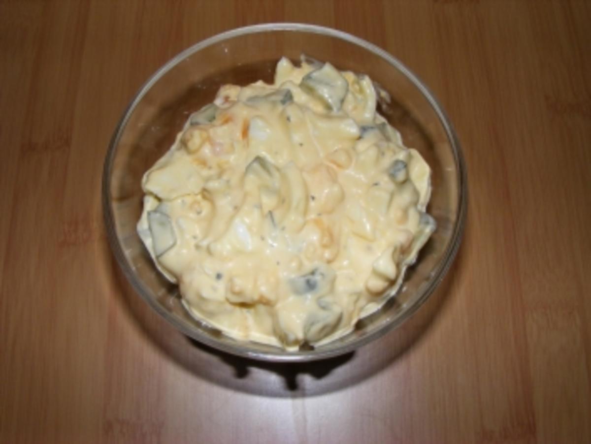 Eiersalat mit Eier und mittlel große Gewürzgurken - Rezept von kikibu