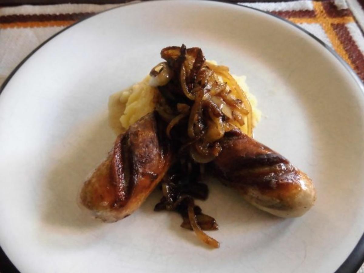 Bratwurst, Kartoffel - Kohlrabistampf mit Zwiebeln - Rezept Gesendet von