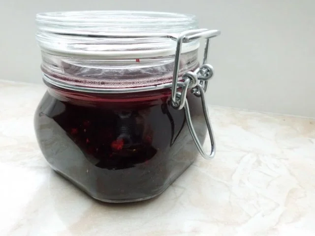 Rezept: Liköre: Brombeerlikör "Der Reine" Bild Nr. 5 Liköre: Brombeerlikör "Der Reine" - Rezept - Bild Nr. 5