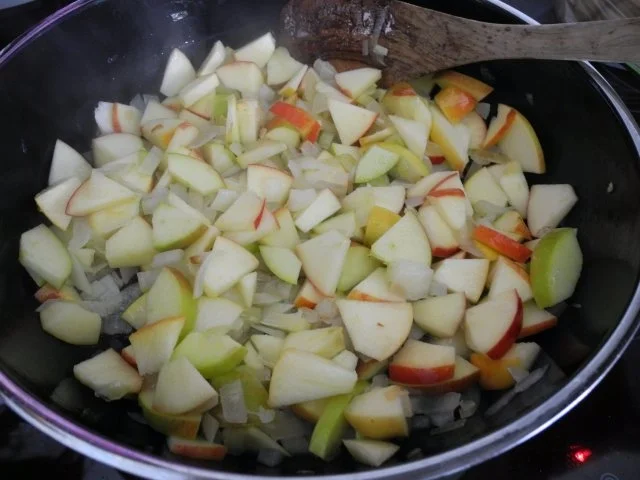 Vegan : Ostermenü Hauptgang : Vegane  Ente mit Kokos - Apfel - Rotkohl und Salzkartoffel - Rezept - Bild Nr. 6