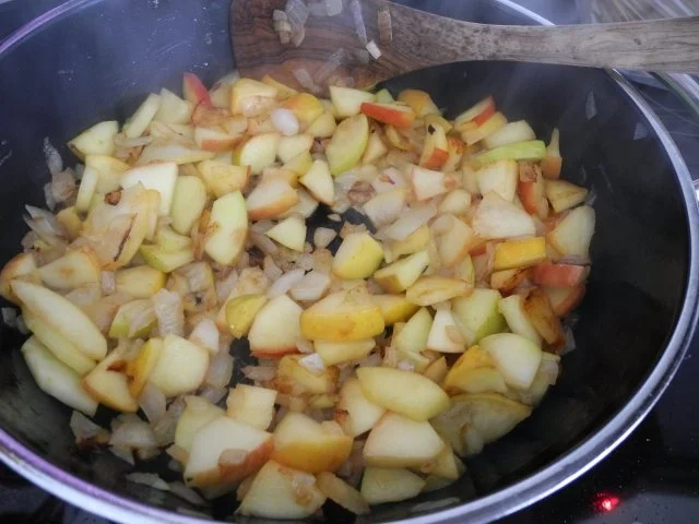 Vegan : Ostermenü Hauptgang : Vegane  Ente mit Kokos - Apfel - Rotkohl und Salzkartoffel - Rezept - Bild Nr. 7