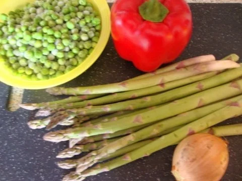 Rezept: Erbsen - Spargelcremesuppe Bild Nr. 2 Erbsen - Spargelcremesuppe - Rezept - Bild Nr. 2