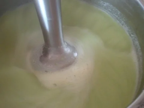 Rezept: Erbsen - Spargelcremesuppe Bild Nr. 8 Erbsen - Spargelcremesuppe - Rezept - Bild Nr. 8