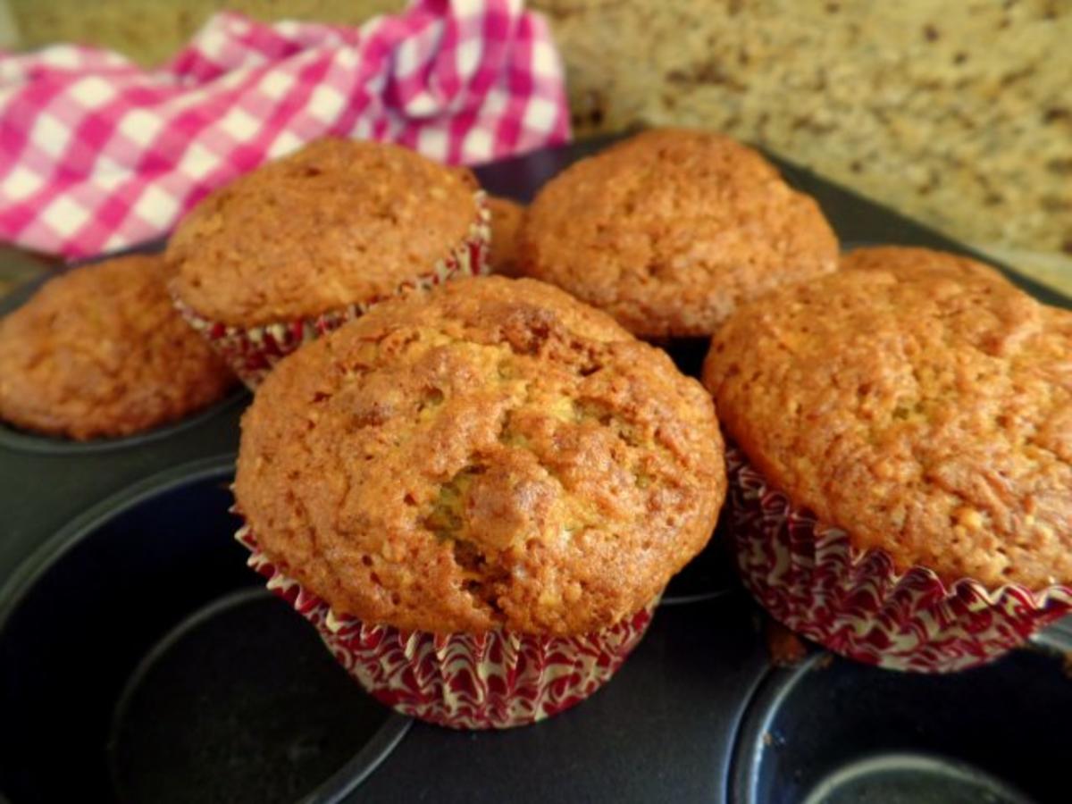 Rübli-Apfel-Amarettini-Muffins - Rezept