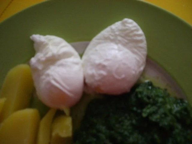 poschierte Hühnereier zu Spinat - Rezept