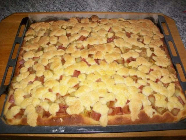Rezept: Backstube:Rhabarberkuchen mit Streussel Backstube:Rhabarberkuchen mit Streussel - Rezept