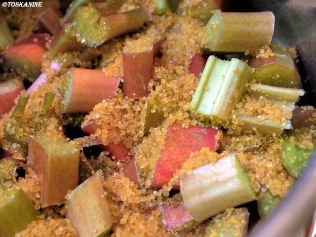 Rezept: Rhabarber-Parfait Bild Nr. 3 Rhabarber-Parfait - Rezept - Bild Nr. 3