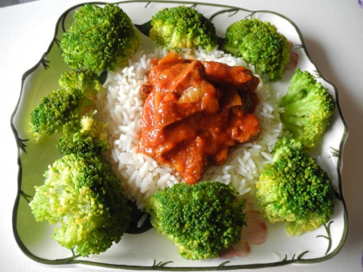 Vegan : Soja süss - sauer mit Karottenraspeln an Reis mit Broccoli ...