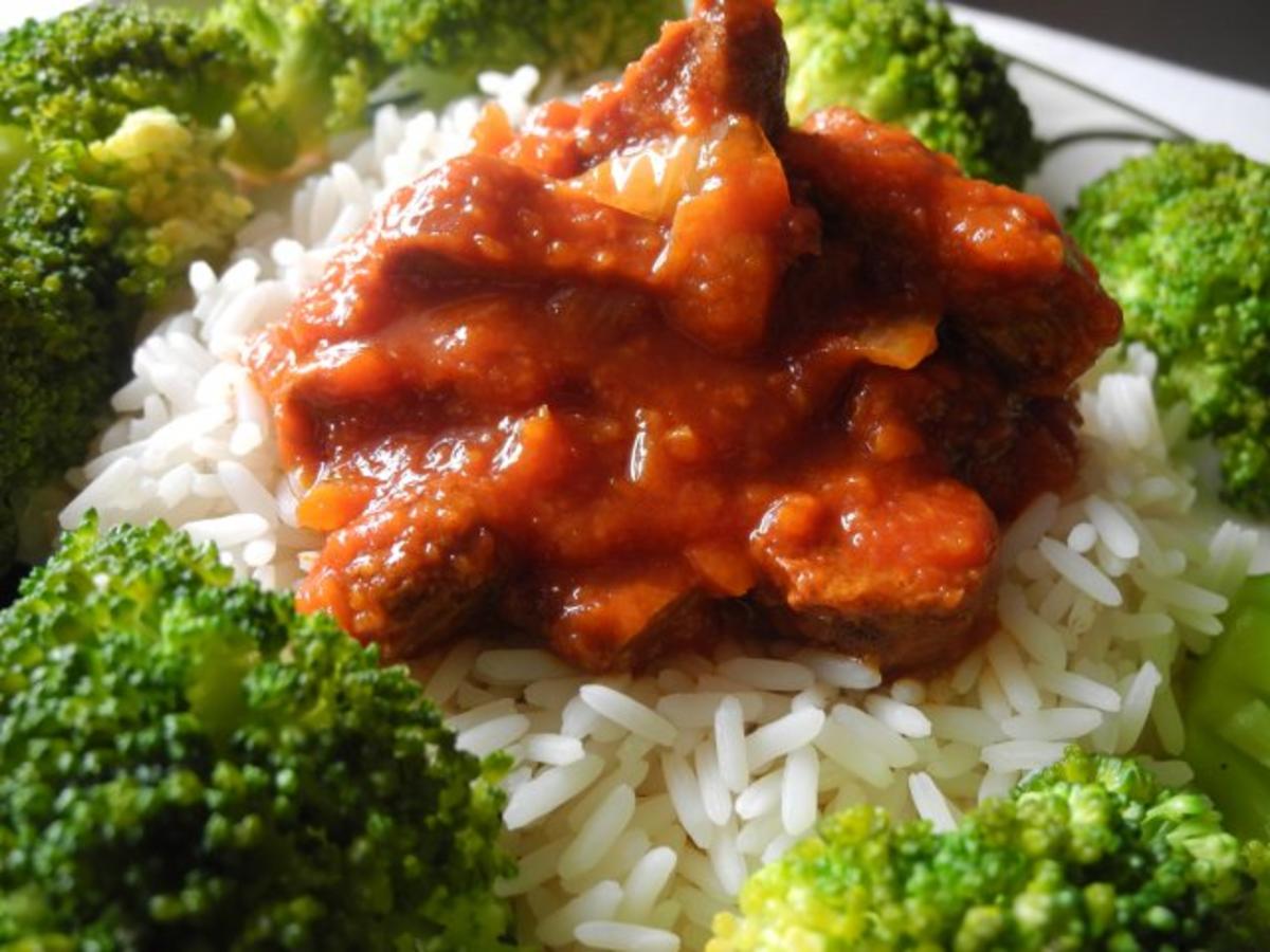 Vegan : Soja süss - sauer mit Karottenraspeln an Reis mit Broccoli - Rezept - Bild Nr. 2